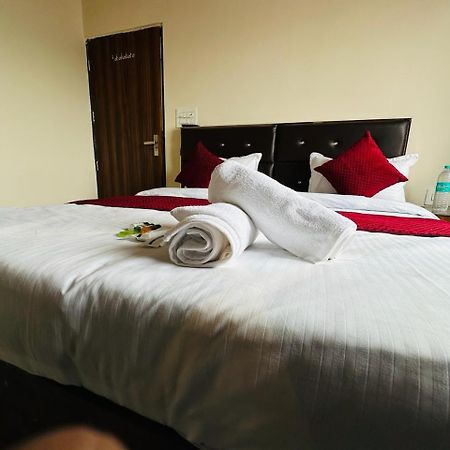 The Lord Krishna Residency Vrindavan 호텔 외부 사진