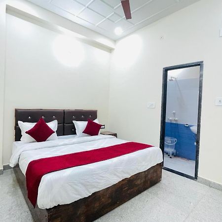 The Lord Krishna Residency Vrindavan 호텔 외부 사진